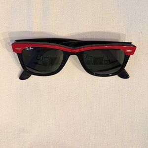 Ray-Ban Wayfarer II red and black sunglasses with case
